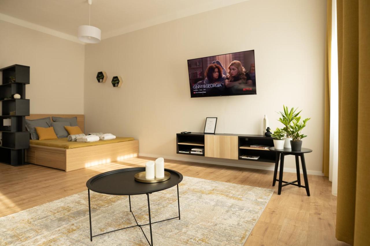Square 2 Apartment Debrecen Bagian luar foto