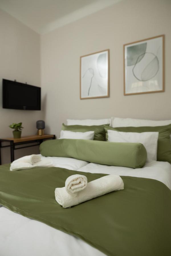 Square 2 Apartment Debrecen Bagian luar foto